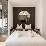 C3 Charming Getaway In 7Th, Steps From Eiffel Tower