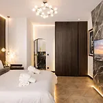 C3 Charming Getaway In 7Th, Steps From Eiffel Tower