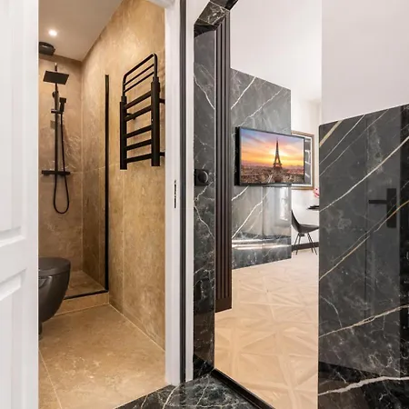 Apartment C3 Charming Getaway In 7th, Steps From Eiffel Tower *