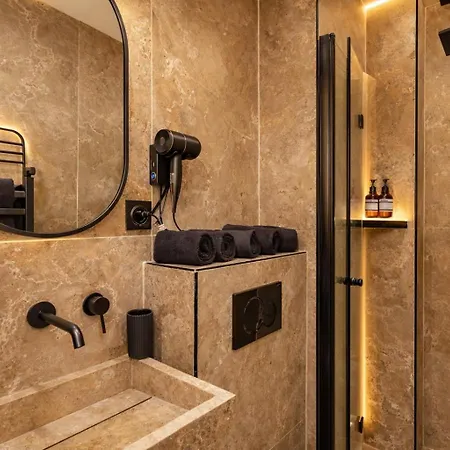 C3 Charming Getaway In 7th, Steps From Eiffel Tower Apartment *